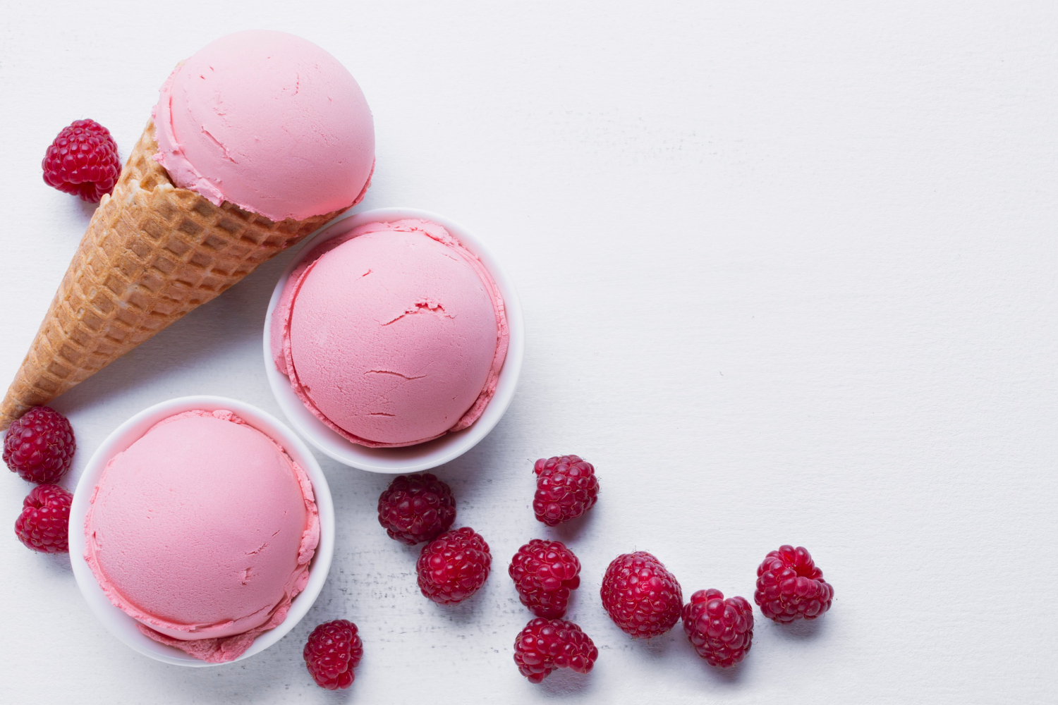 Fresh summer raspberry icecream