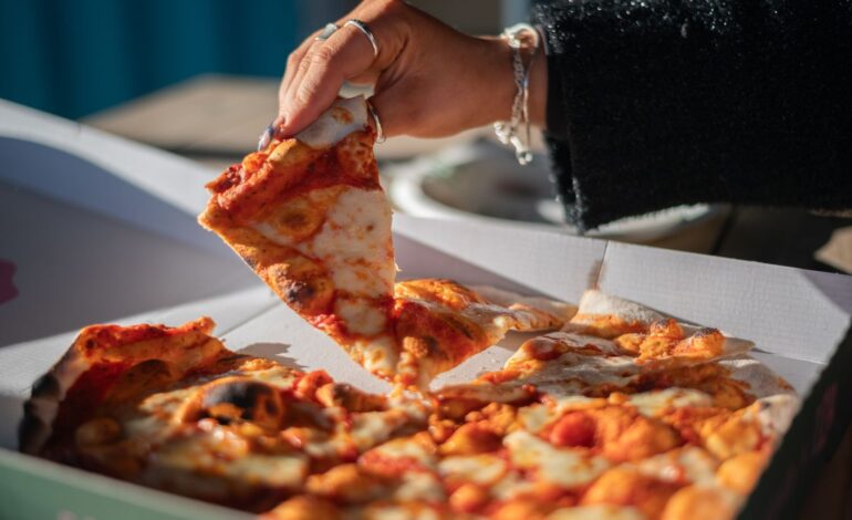 Best Pizza Delivery Cambridge OH: Top Local Spots